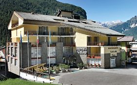Hotell Bellevue Canazei